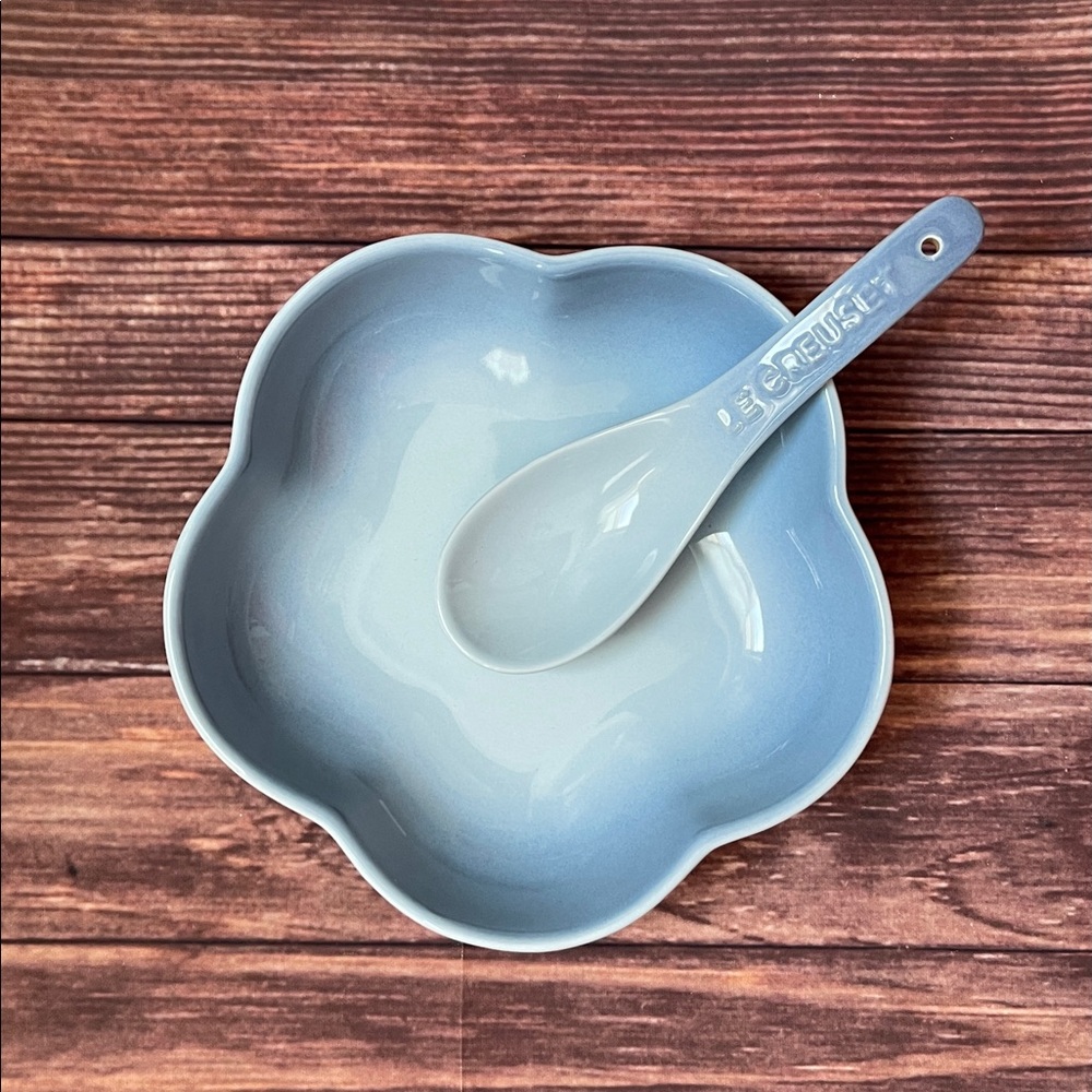 Le Creuset Flower Dish with Spoon Set